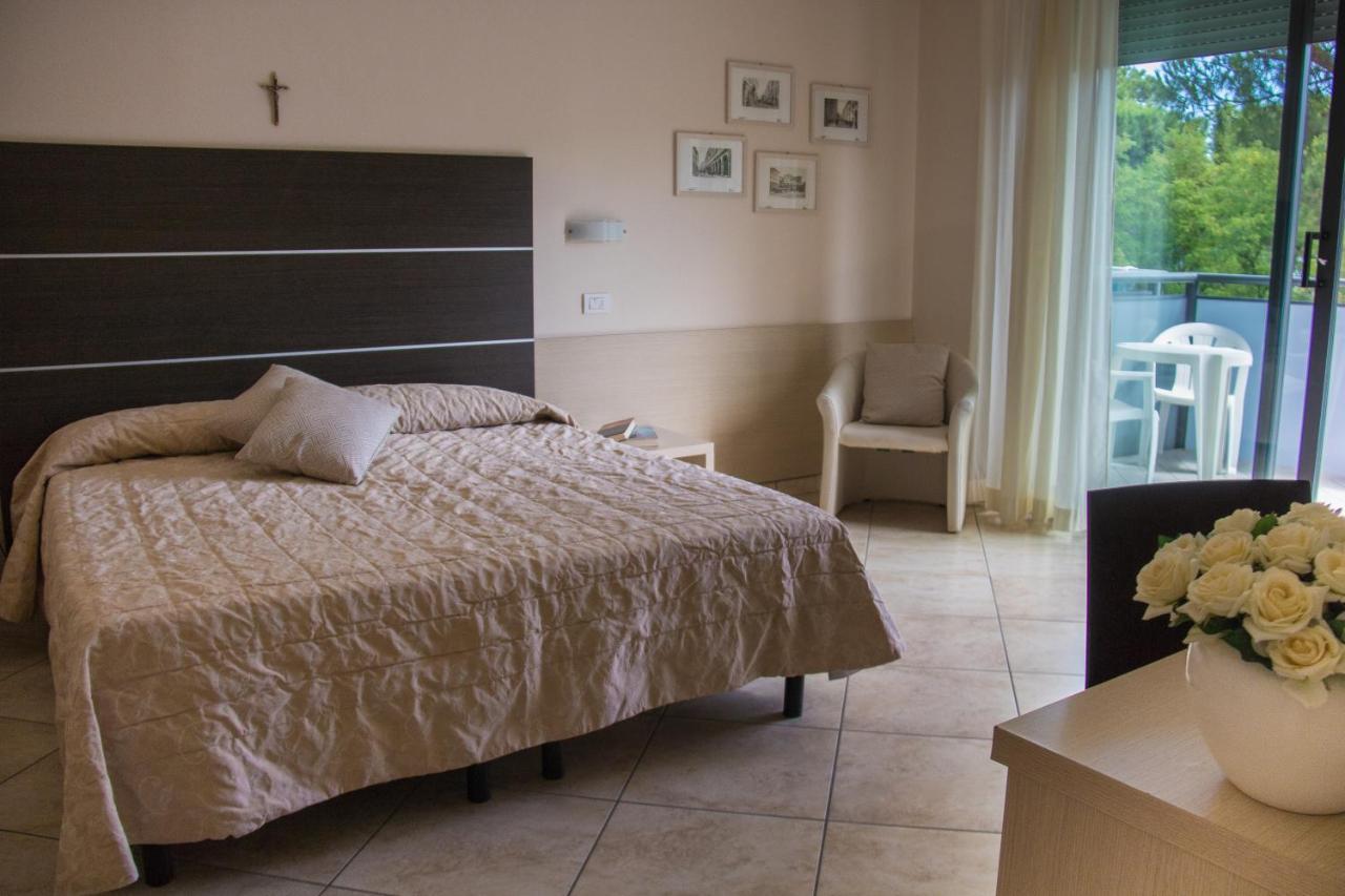 Renzo Hotel Cesenatico Kültér fotó