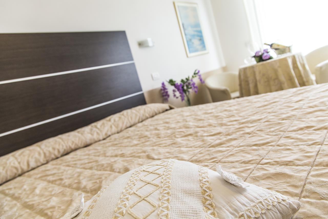 Renzo Hotel Cesenatico Kültér fotó