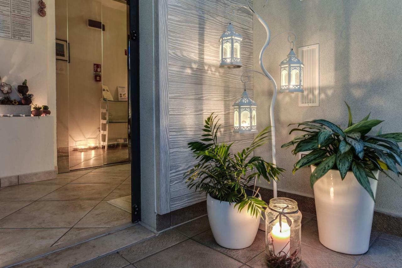 Renzo Hotel Cesenatico Kültér fotó